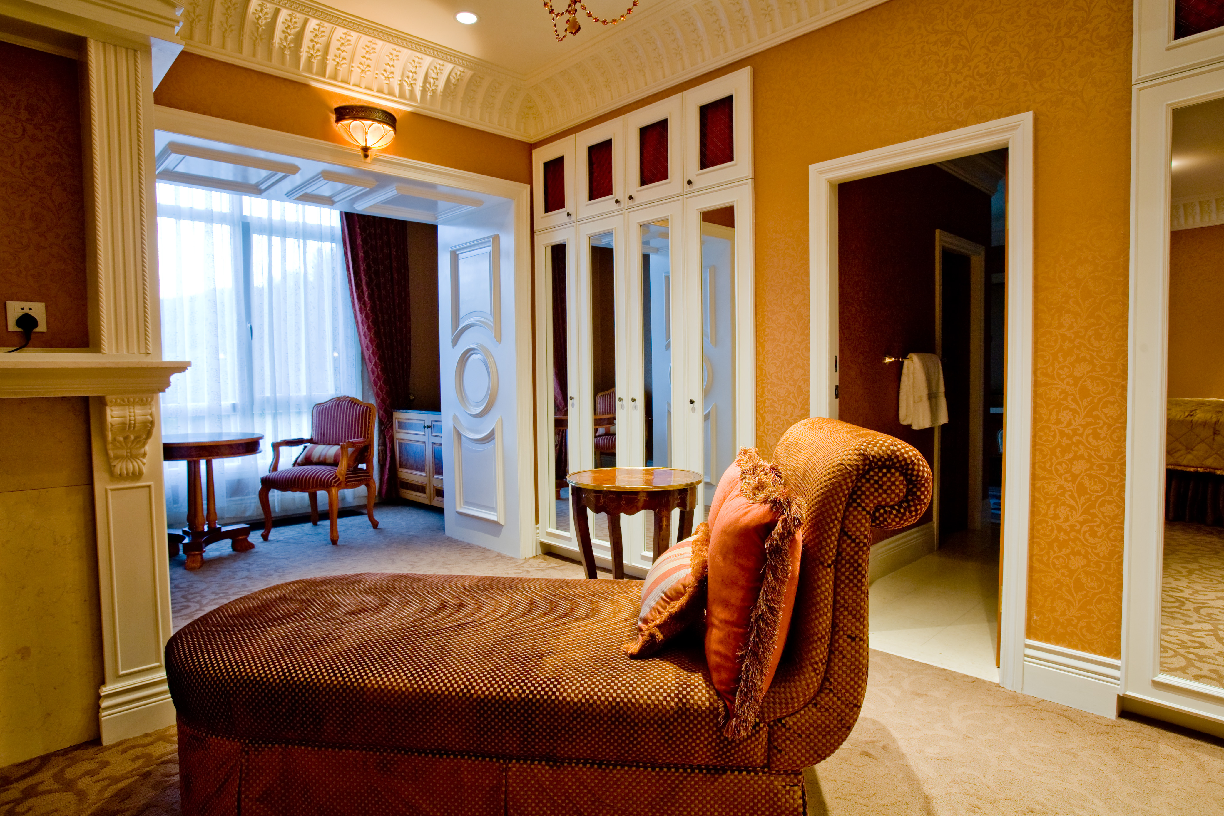 PRESIDENTIAL SUITE