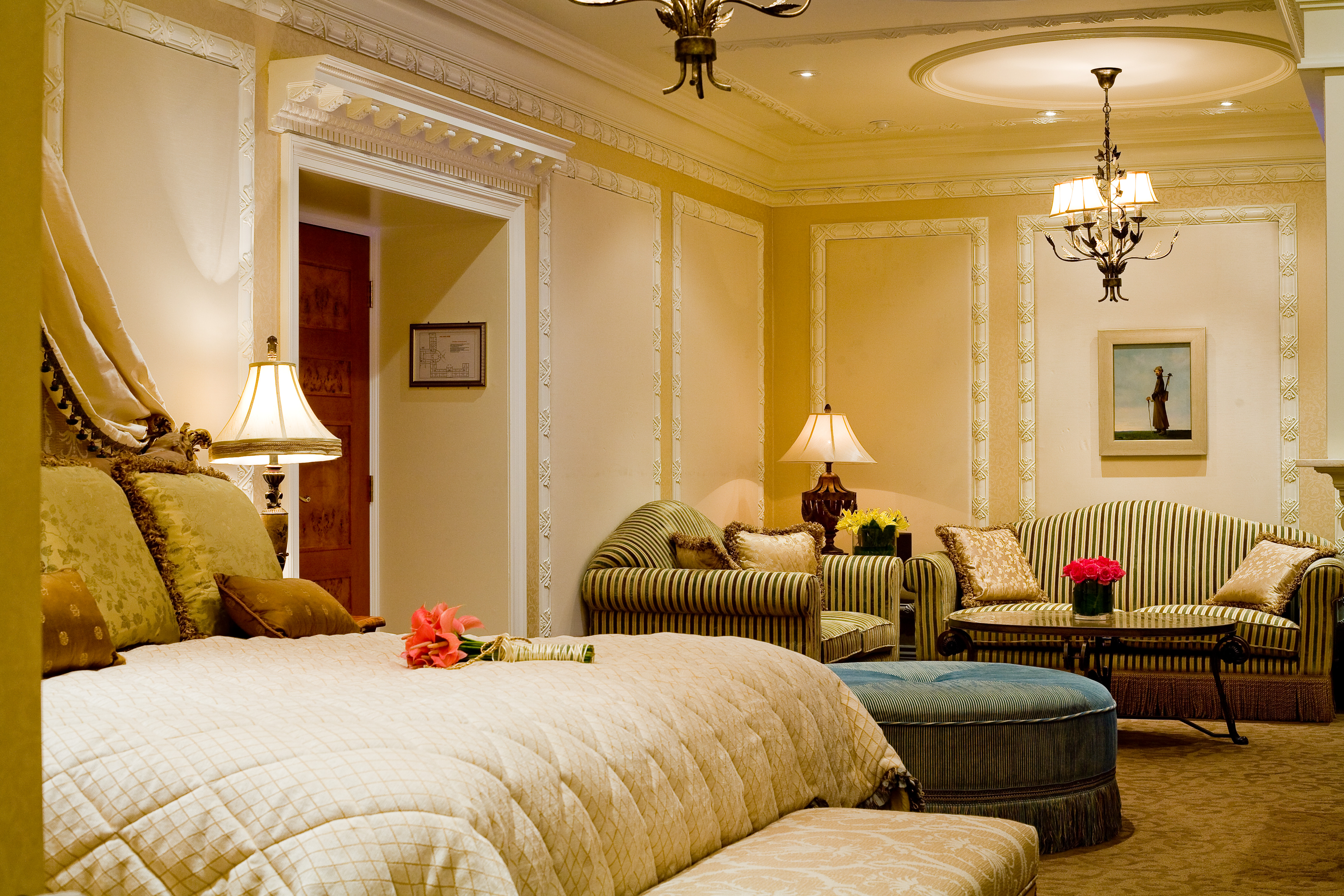 HONEYMOON SUITE
