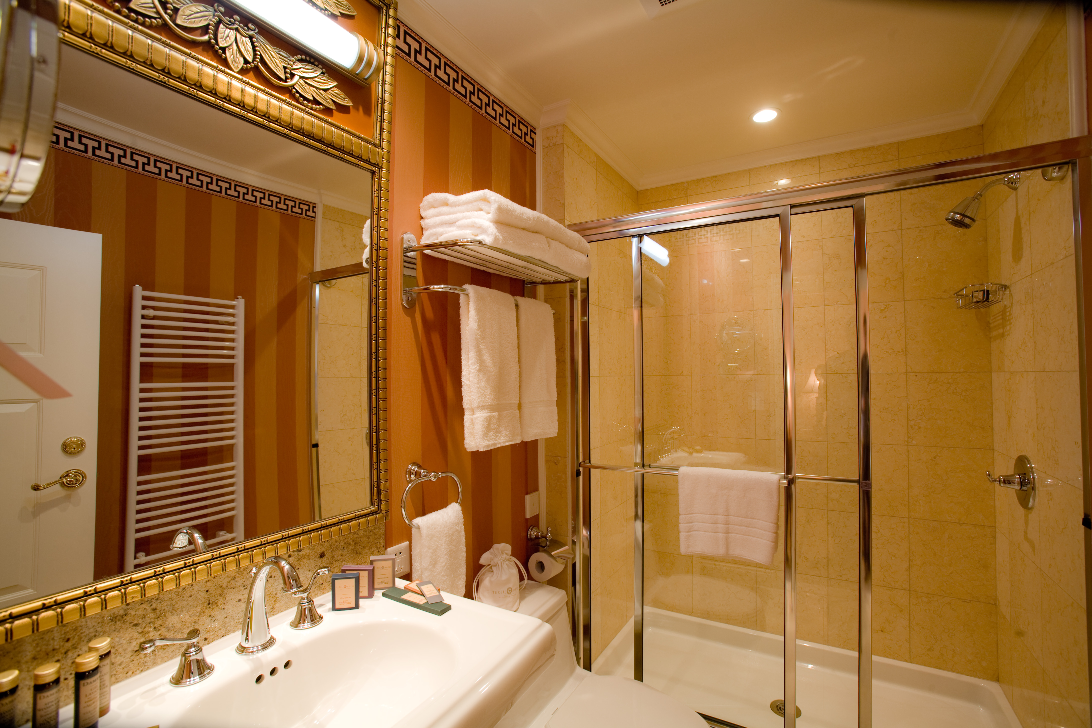 2 BED ROOM FAMILY SUITE