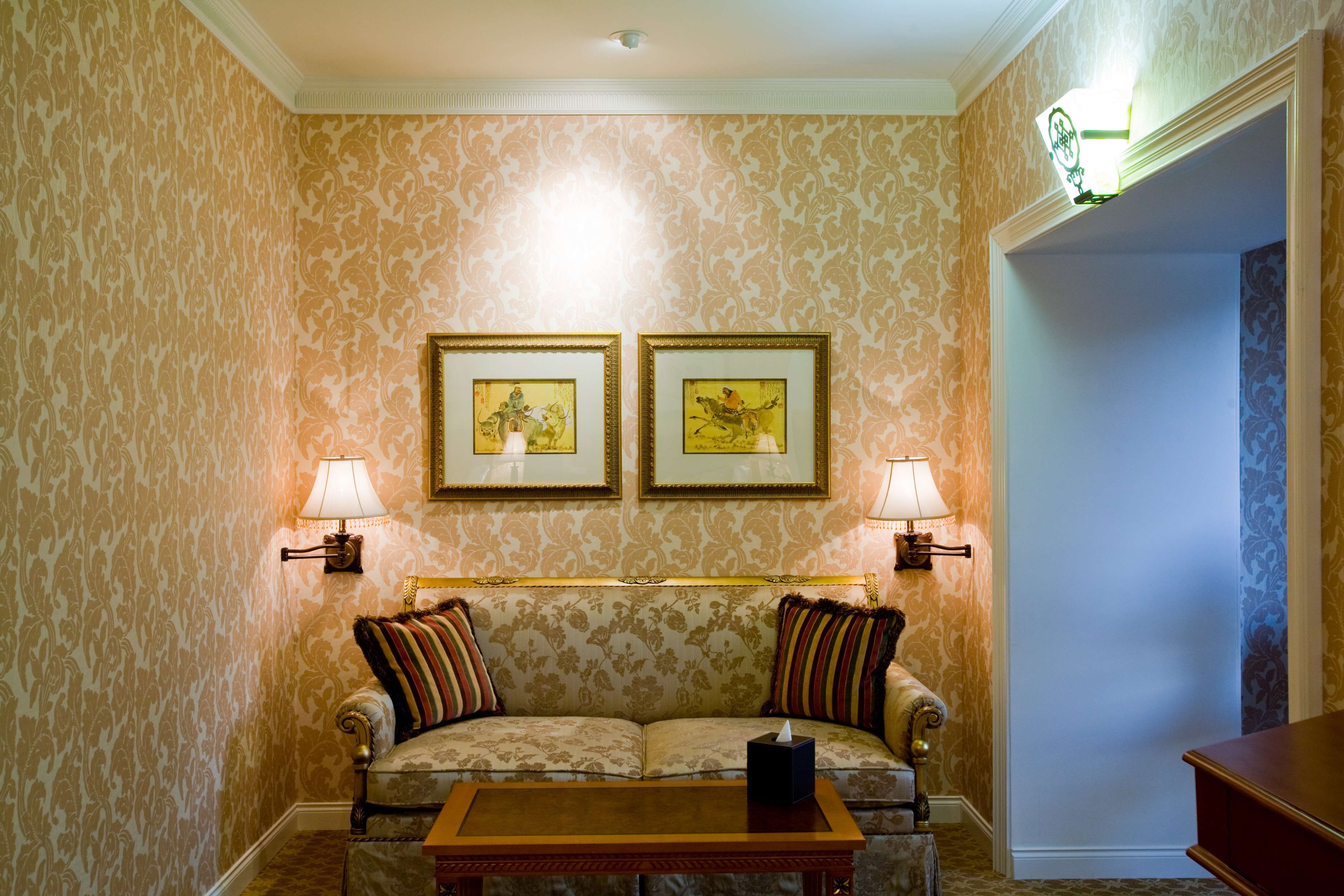 DELUXE SUITE