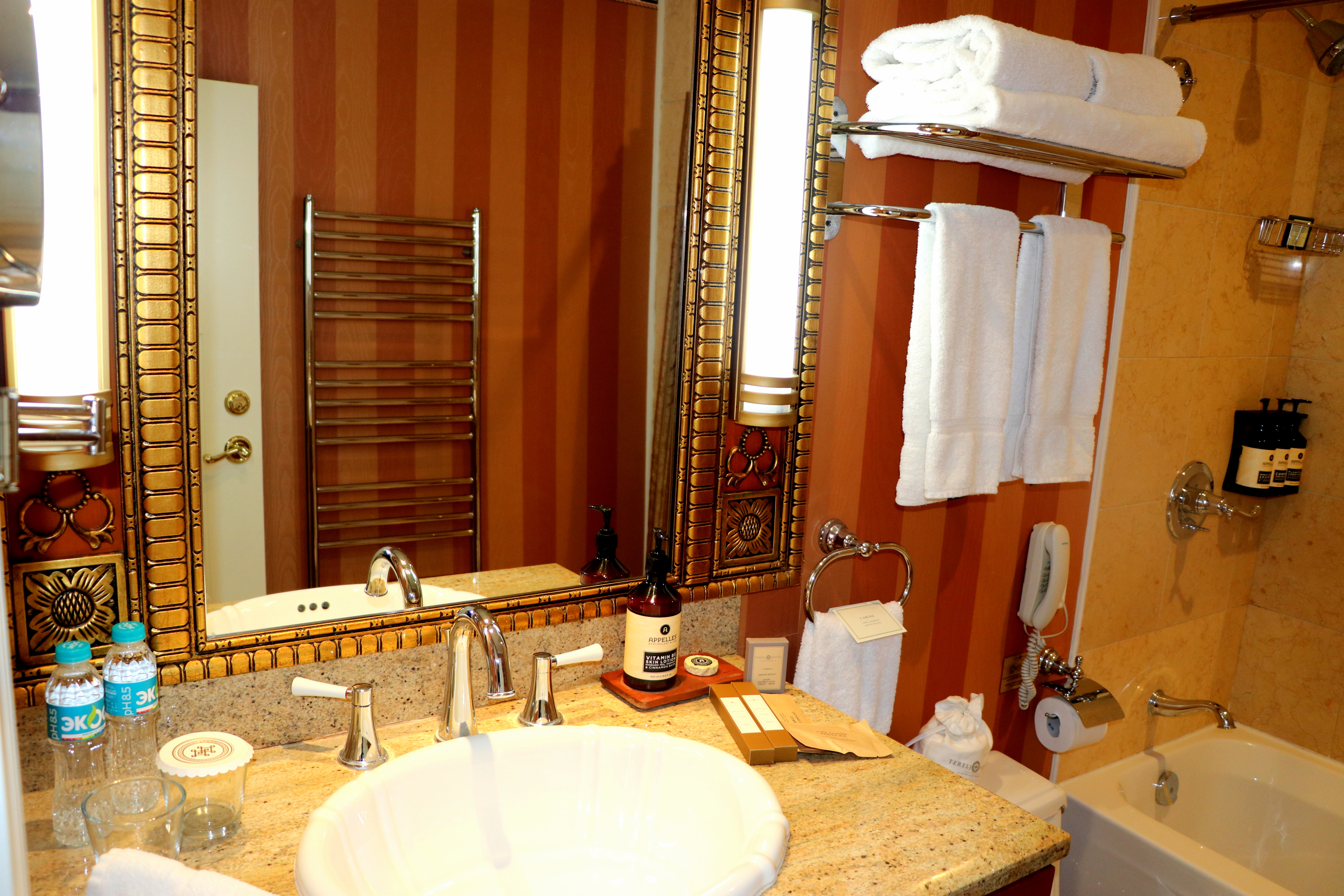 SUPERIOR ROOM